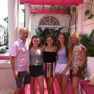 Meet your Posher, Dana